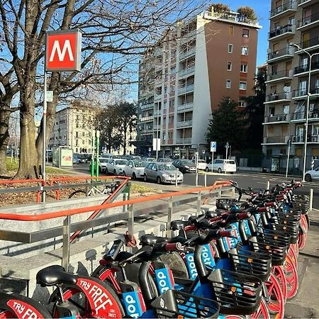 ミラノPrimaticcio Metro E Aria Condizionataアパートメント エクステリア 写真